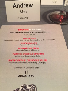 주제에 걸맞게 디저트를 Munchery에서 on-demand로 배달시키는 센스.