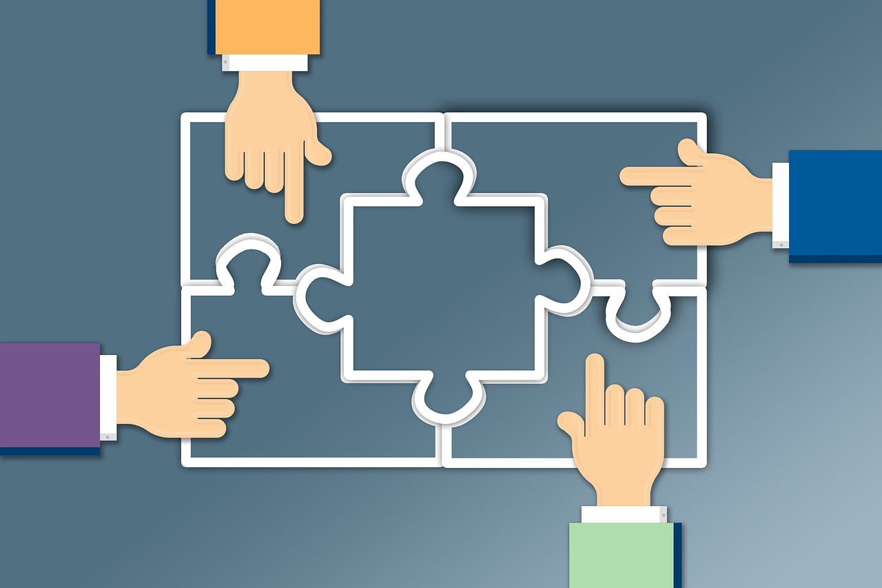 https://pixabay.com/en/hands-puzzle-share-items-1697895/
