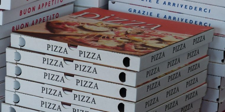 https://pixabay.com/photos/pizza-boxes-boxes-pizza-service-358029/